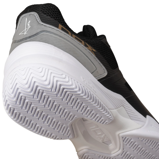 Tenis AT10 PRO Negro/Oro